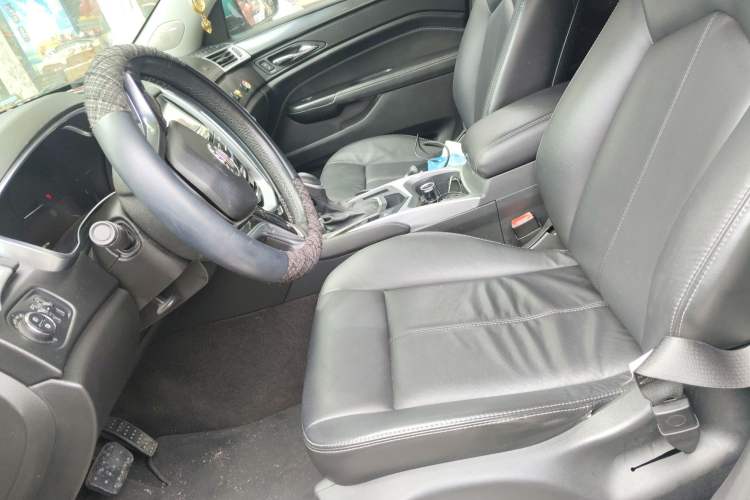 Used Cadillac SRX 2015 3.0L Comfort Version
