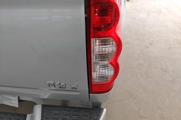 Used Great Wall Wingle 5 2023 2.0T Diesel Two-Wheel Drive Advanced Big Double
