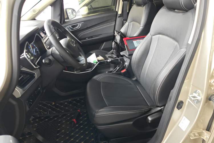 Used Geely Auto Vision X3 2019 Upgraded Model 1.5L Manual Elite Version
