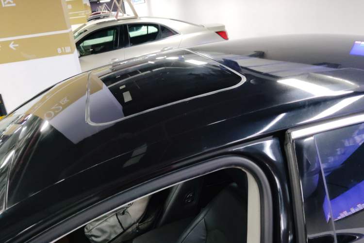 Used Volkswagen Magotan 2015 2.0 TSI Prestige Model Roof