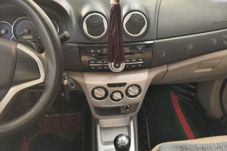 Used Changan Alsvin V3 2012 1.3L Manual Luxury Version China IV Standard