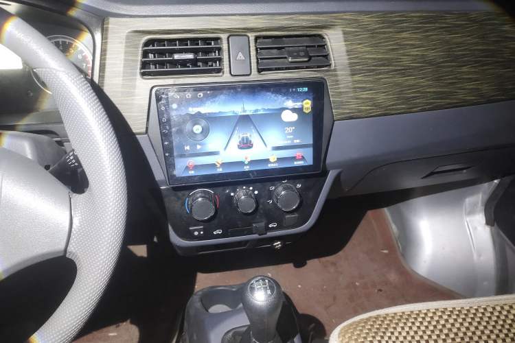 Used Jinbei Hiace X30 2020 1.5L Van Super-Enjoyment Model China VI Standard SWC15M Audio And AC Panel