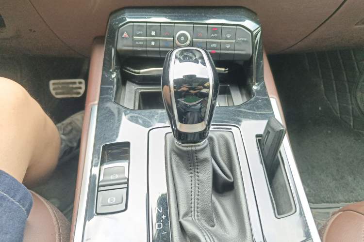 Used Wey VV7 2017 2.0T Flagship Model Gear Lever