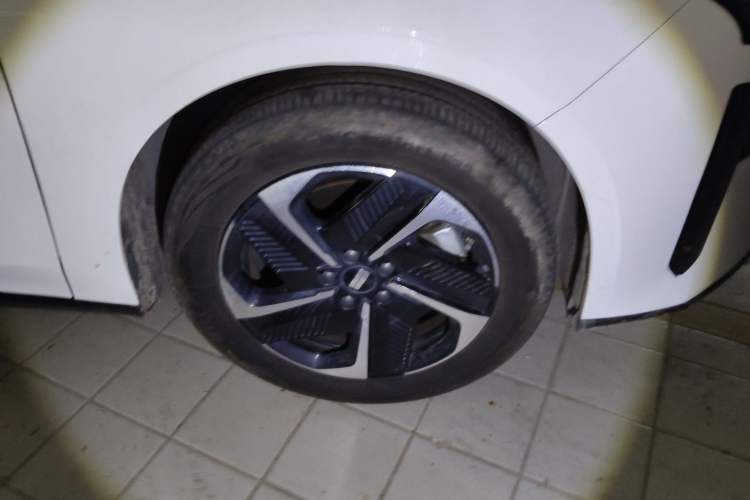 Used Geely Galaxy L6 2024 125km PLUS Dragon Edition