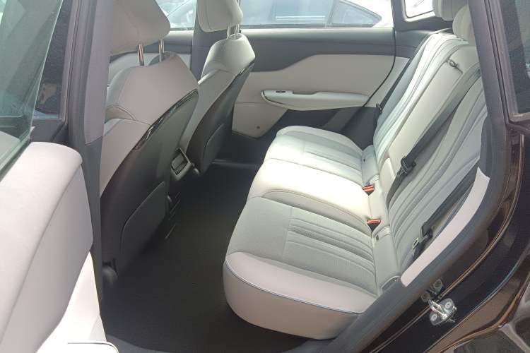 Used VOYAH COURAGE 2024 Long-Range Supercharge Edition Interior 4