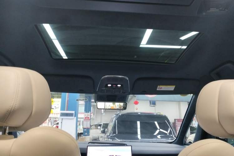 Used Zeekr 009 2024 7-Seater Walk-Through Version Four-Wheel Drive 108 kWh