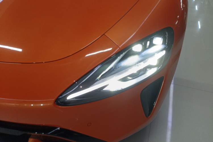 Used Xiaomi Auto SU7 2024 Rear-Drive Ultra-Long Range Advanced Pro-Level Intelligent Driving Version Left Front Headlight