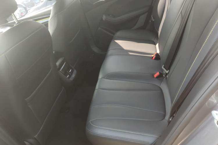 Used Roewe i5 2021 1.5L CVT Diamond Edition Left Rear Seat