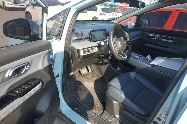 Used AION Y 2023 Younger