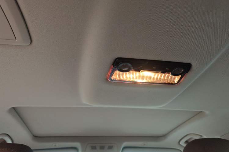 Used BMW 5 Series 2014 525Li Leading Model Headliner