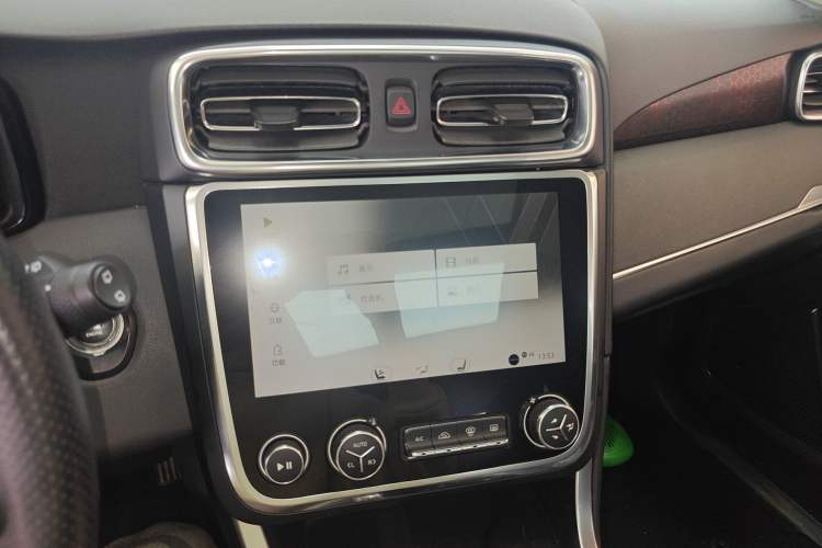 Used Lynk & Co 01 2017 2.0T Four-Wheel Drive Pro Edition Audio And AC Panel