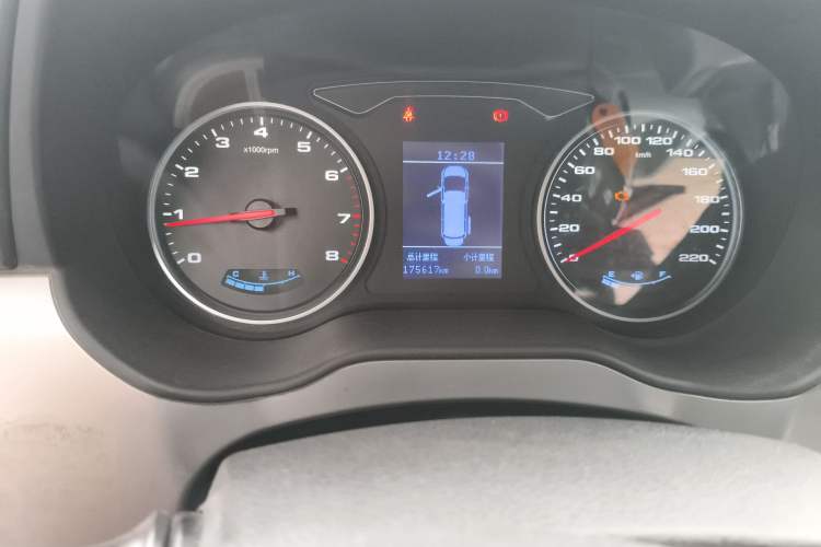 Used JAC Refine M4 2019 Business & Travel Series 2.0L Manual Comfort Model China V Standard
