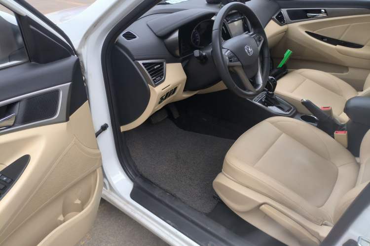 Used CHANGAN Eado 2015 1.6L Automatic Luxury Model Driver Seat