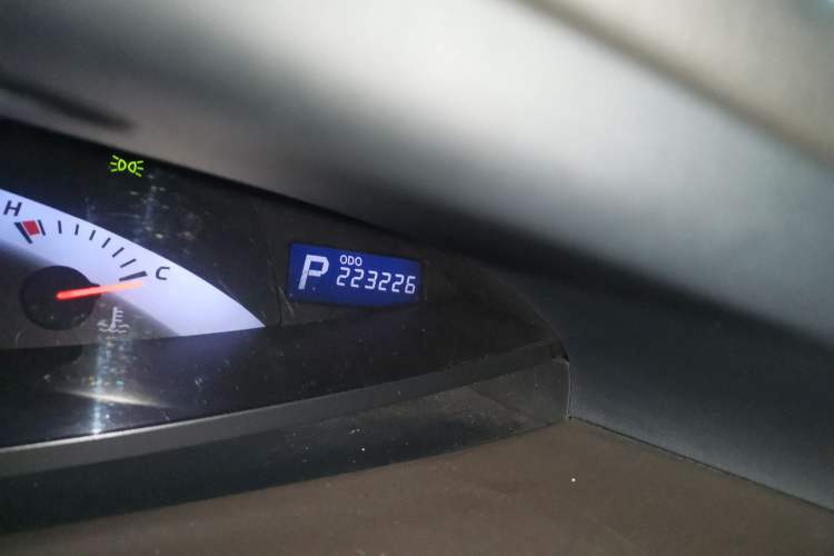 Used Toyota Previa  Odometer Close Up