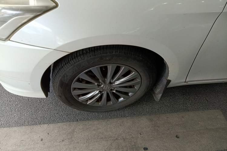 Used Suzuki Alivio 2015 1.6L Automatic Comfort Model Left Front Wheel Hub