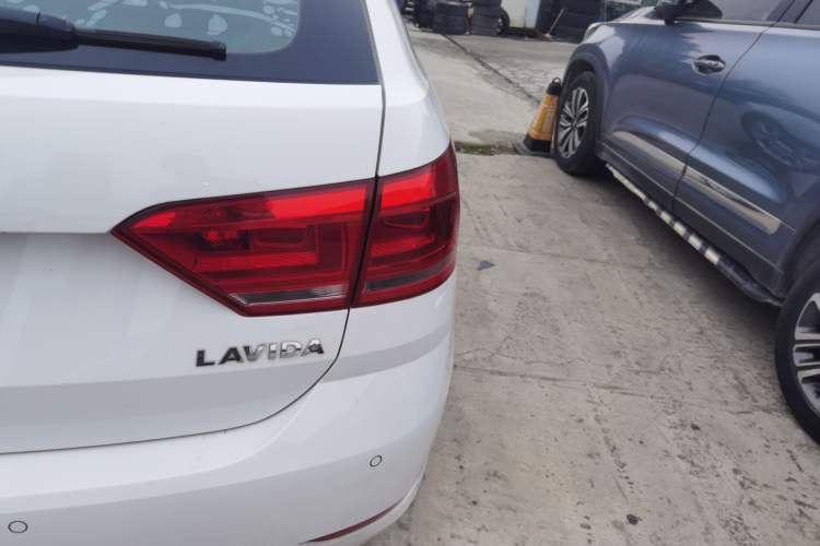 Used Volkswagen Gran Lavida 2017 1.6L Automatic Fashion Edition
