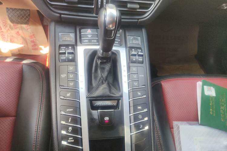 Used Porsche Macan 2018 Macan 2.0T