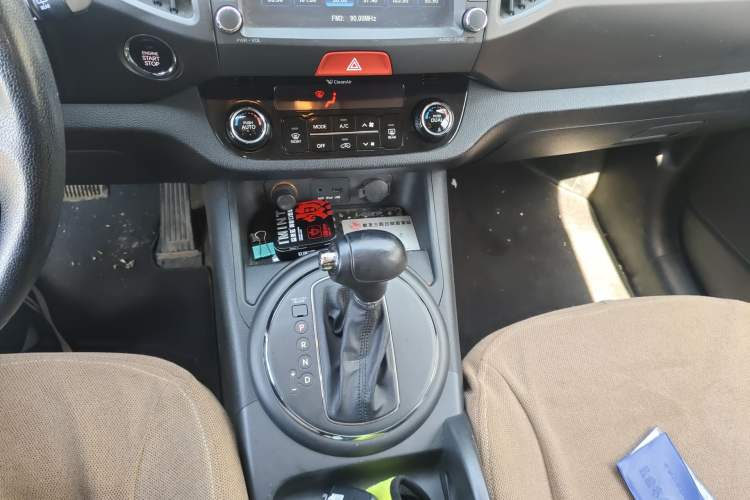 Used Kia Sportage R 2011 2.0L Automatic Two-Wheel Drive Premium Edition Gear Lever