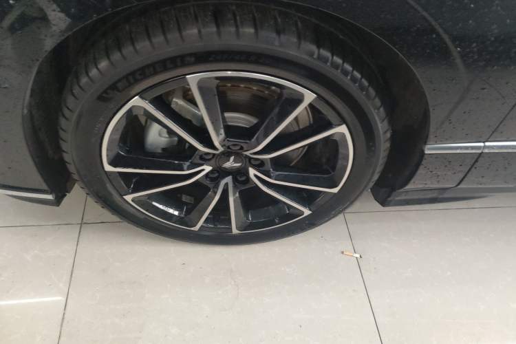 Used VOYAH PASSION 2024 PHEV Four-Wheel Drive Ultra-Long Range Flagship Model
