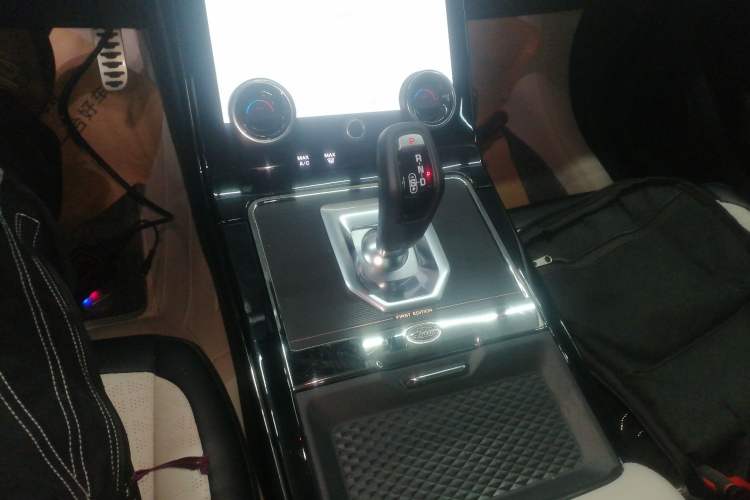 Used Land Rover Range Rover Evoque 2021 Range Rover Velar L 249PS R-Dynamic First Edition
