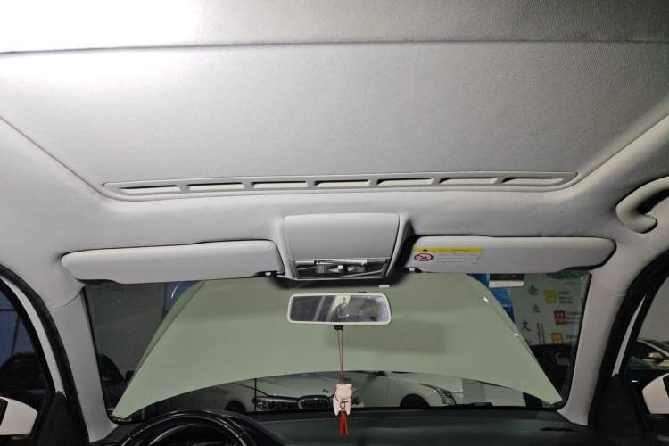 Used Volkswagen Lavida 2015 1.6L Automatic Comfort Edition Headliner