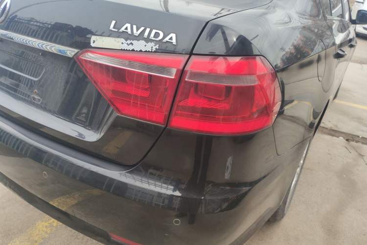 Used Volkswagen Lavida 2013 Restyled Classic 1.6L Manual Comfort Edition