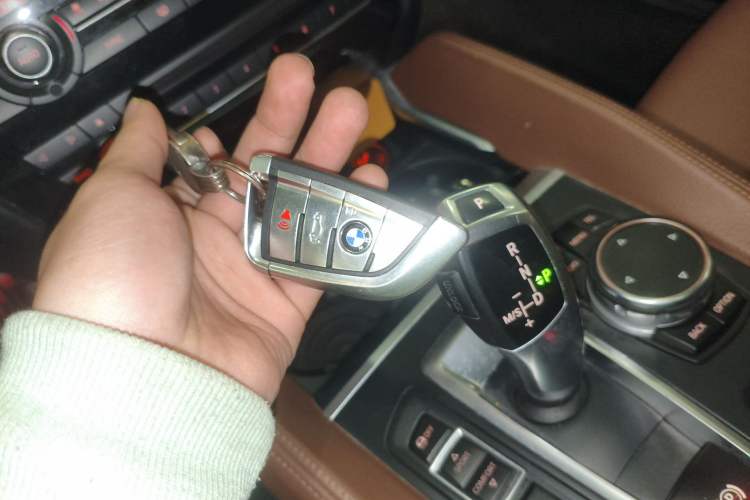 Used BMW X6 2015 xDrive28i Interior 1