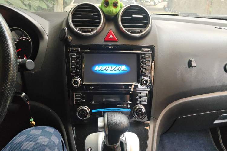 Used Haval H6 2013 Upgraded Model 2.4L Automatic Two-Wheel Drive Elite Version Audio And AC Panel