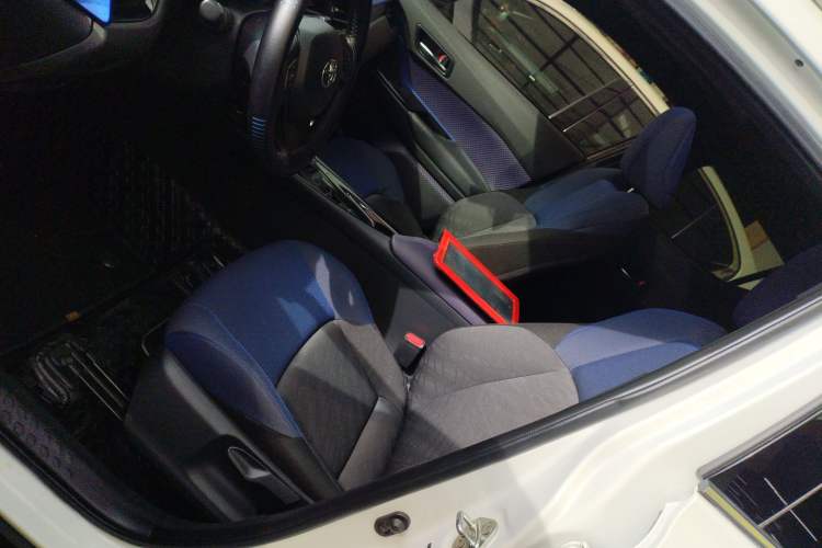 Used Toyota C-HR 2018 2.0L Leading with Sunroof China V Standard
