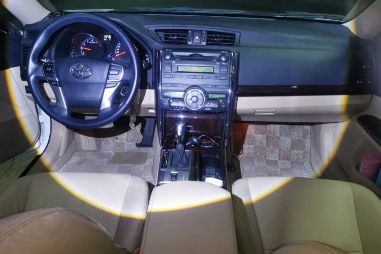 Used Toyota Reiz 2010 2.5V Fengdu Elite Edition Center Console