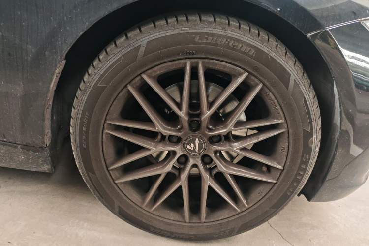 Used BMW 3 Series 2018 318Li Right Front Wheel Hub