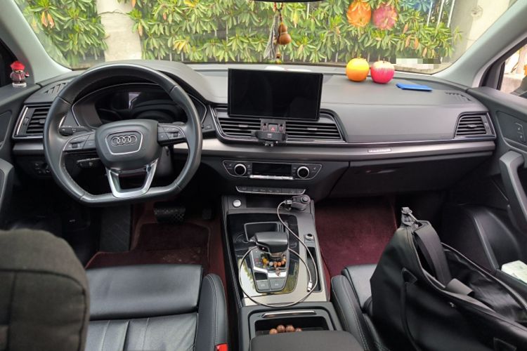 Used Audi Q5L Sportback 2022 40 TFSI Luxury Model Center Console