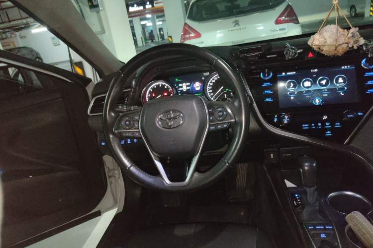 Used Toyota Camry 2019 2.5G Luxury Edition China VI Standard Steering Wheel