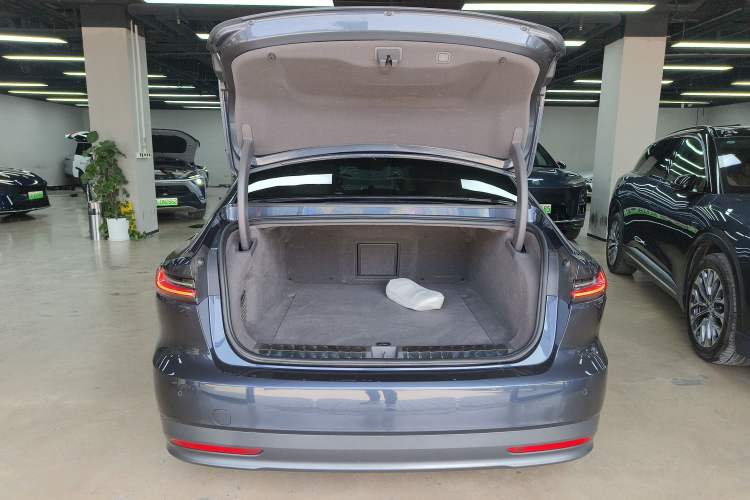 Used Nio ET7 2023 100kWh Signature Edition Trunk