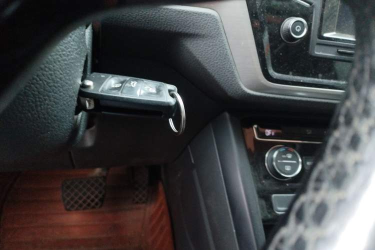 Used Volkswagen Touran 2016 Volkswagen Touran L 280TSI DSG Comfort Edition Vehicle Key