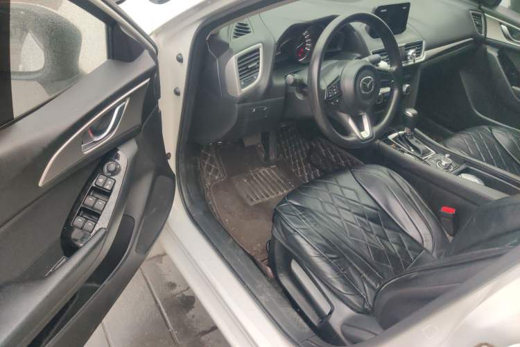 Used Mazda 3 Axela 2019 Cloud-Controlled Sedan 1.5L Automatic Luxury Model China VI Standard Driver Seat