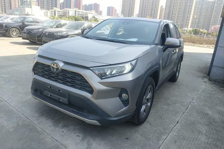 Used Toyota RAV4 2021 2.0L CVT Two-Wheel Drive Fashion Edition