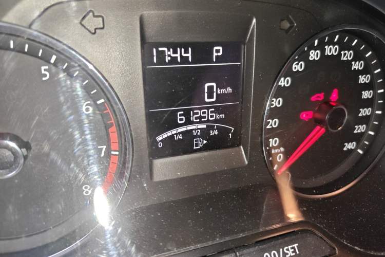 Used Volkswagen Polo 2016 1.6L Cross Polo Automatic Odometer Close Up