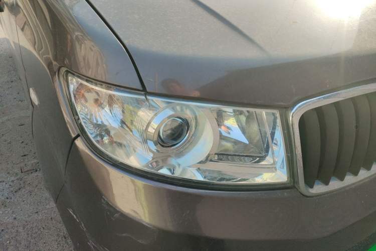 Used Jinbei Hiace X30 2013 1.3L Standard Version Right Front Headlight