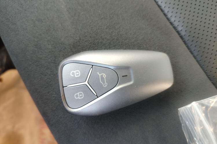 Used Skyworth HT-i 2022 1.5L PHEV 115KM Smart Value Edition
