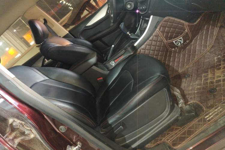 Used Baojun 560 2015 1.8L manual Comfort trim level