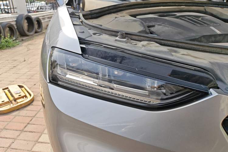 Used Wey VV7 2017 2.0T Flagship Model Right Front Headlight