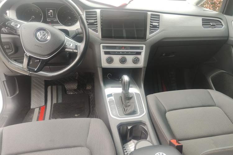 Used Volkswagen Golf Sportsvan 2016 230TSI Automatic Trend Edition
