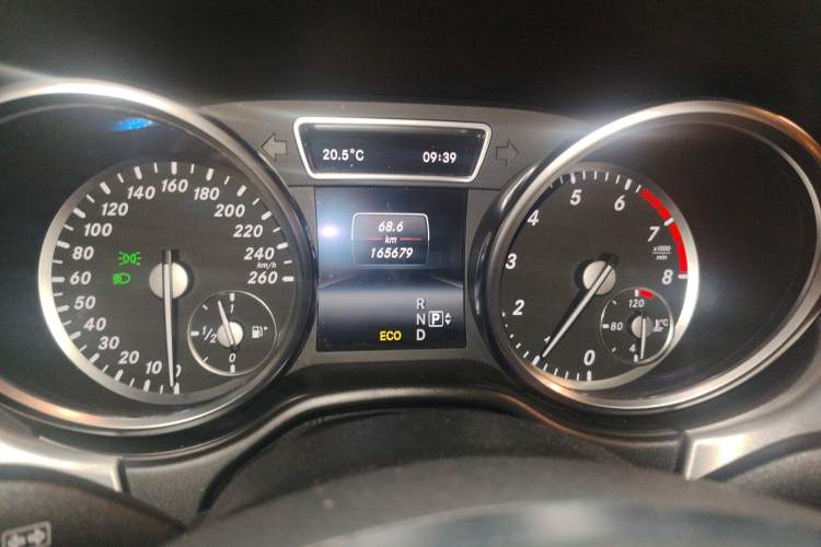 Used Mercedes-Benz M-Class 2015 ML 320 4MATIC Instrument Cluster