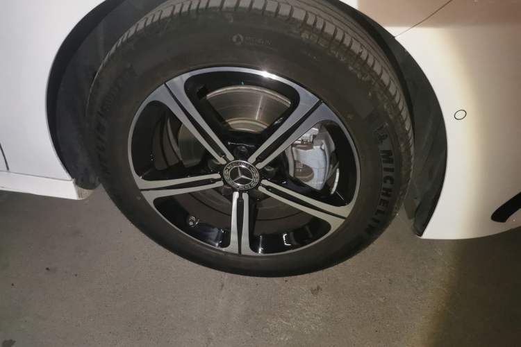 Used Mercedes-Benz A-Class 2025 A 200 L Fashion Model Right Front Wheel Hub