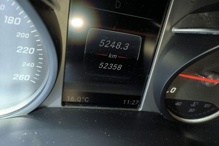 Used Mercedes-Benz GLC Coupe 2019 Facelift GLC 200 4MATIC Coupe SUV Odometer Close Up