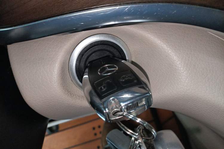 Used Mercedes-Benz V-Class 2021 V 260 Prestige Edition Interior 1