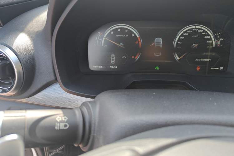 Used Wey VV7 2017 2.0T Luxury Model Odometer Close Up