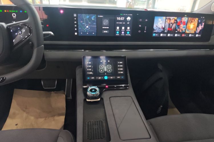 Used VOYAH PASSION 2024 PHEV Four-Wheel Drive Ultra-Long Range Flagship Model Audio And AC Panel