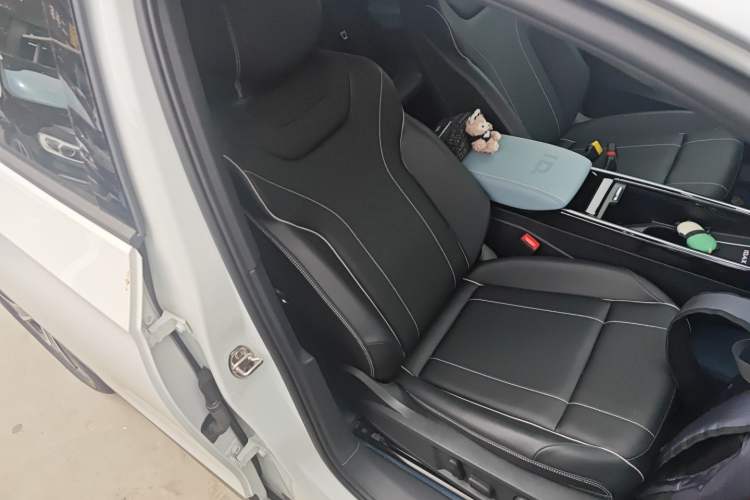 Used Volkswagen ID.4 X 2024 Pure & Smart Edition Right Front Seat